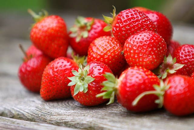 Recettes de cuisine GLACE AUX FRAISES DES BOIS