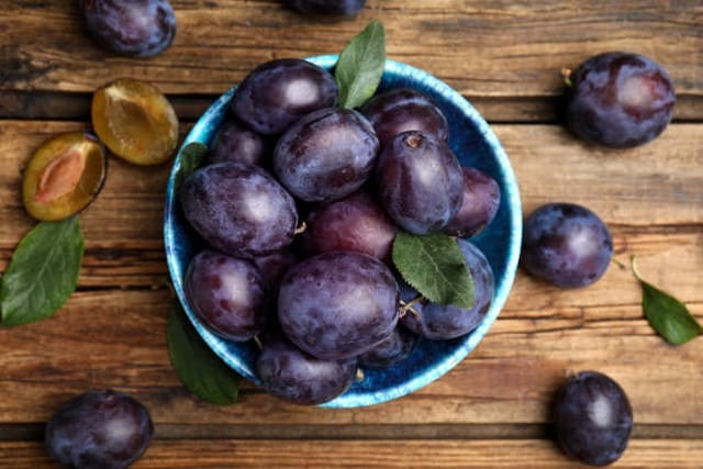 Recettes de cuisine TARTE AUX PRUNES ET A LA FRANGIPANE