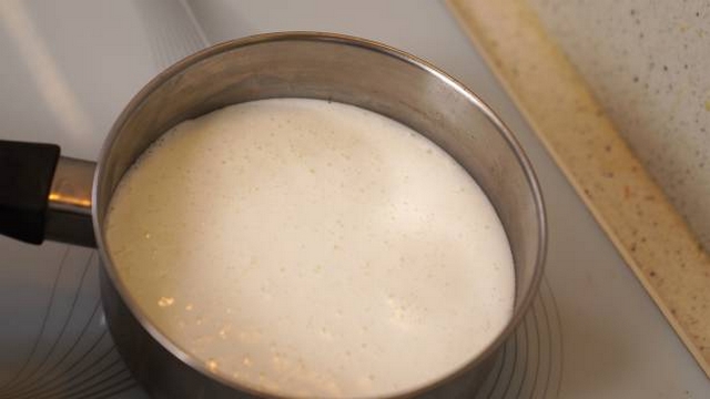 Chauffer du lait sans qu'il colle au fond de la casserole Chauffer du lait sans qu'il colle au fond de la casserole - Trucs de Grand-Mère
