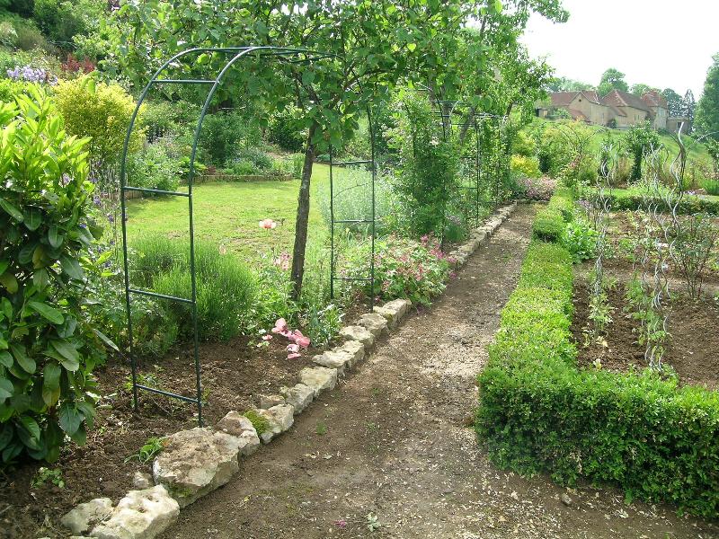 Photo jardin bordure pierres