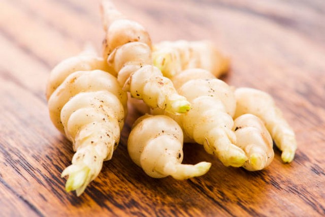 CROSNES